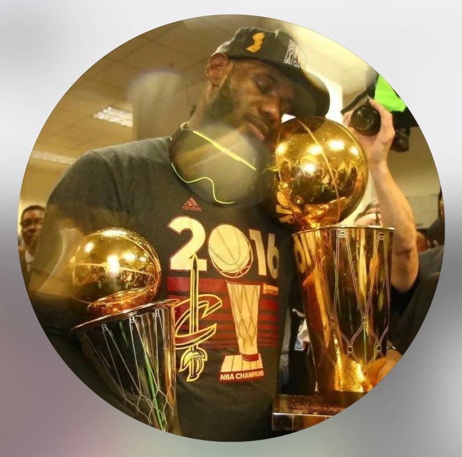 亚马尔请神！用历史第一人詹姆斯做头像！希望巴萨大逆转！